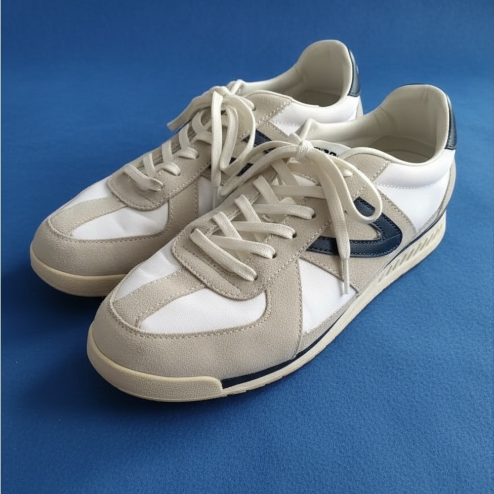 Men's Tretorn White and Blue Sneakers, size 8.5 (women’s size 10)